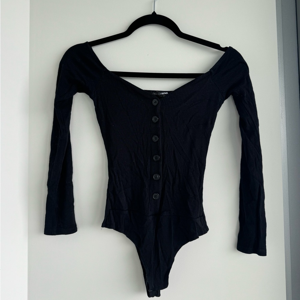 Black off the shoulder bodysuit - fashionnova
